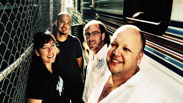 Pixies vuelve al estudio