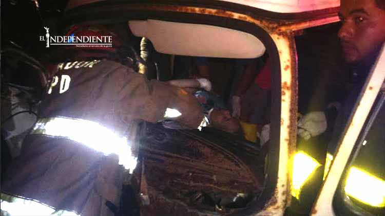 Choque contra semoviente deja dos lesionados