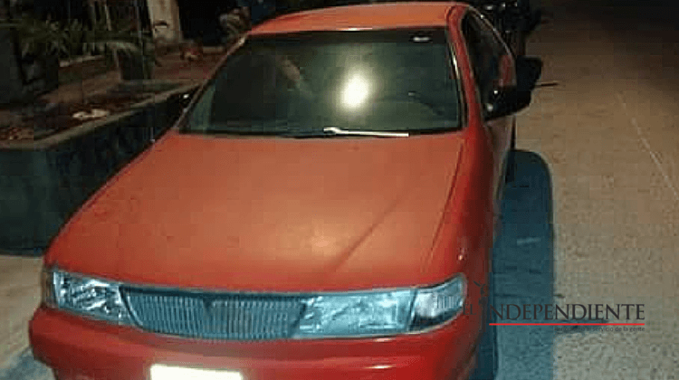 ¡De nuevo en la madrugada! Roban vehículo a familia en La Paz