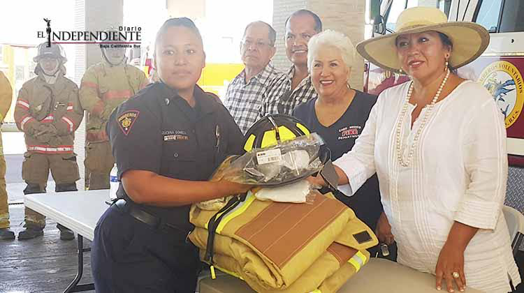 Por primera vez en 33 años bomberos de CSL reciben equipo nuevo