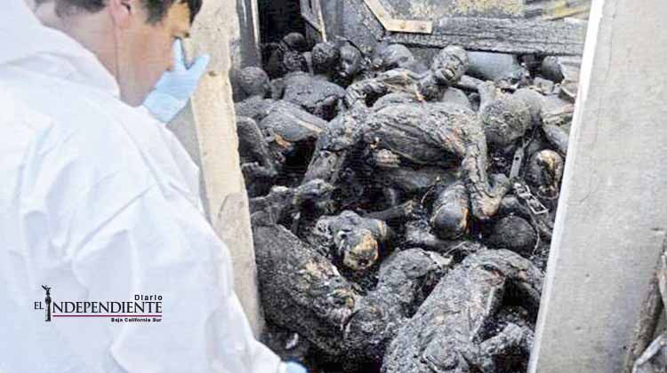 NL declara luto tras muerte de 49 personas por riña en Topo Chico