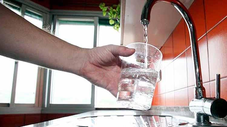 Zona residencial de Los Cabos recibe agua potable sin estar conectado a la red