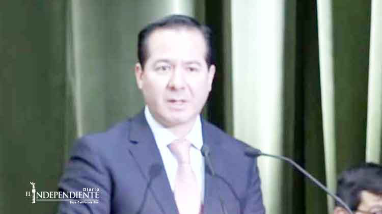 Nombra EPN a Julio Sánchez y Tépoz titular de la Cofepris