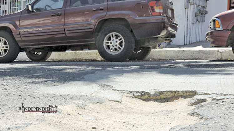 Denuncian!...Calle Valerio González sólo recibe mantenimiento de las autoridades para el Ironman