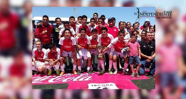 La Secundaria Forjadores de BCS y La Técnica 17 alzan la Copa Coca Cola
