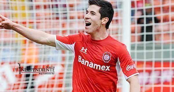 Chivas oficializa la llegada del delantero Marco Bueno