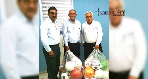 Recibe IMD paquete de material  deportivo por parte del INSUDE