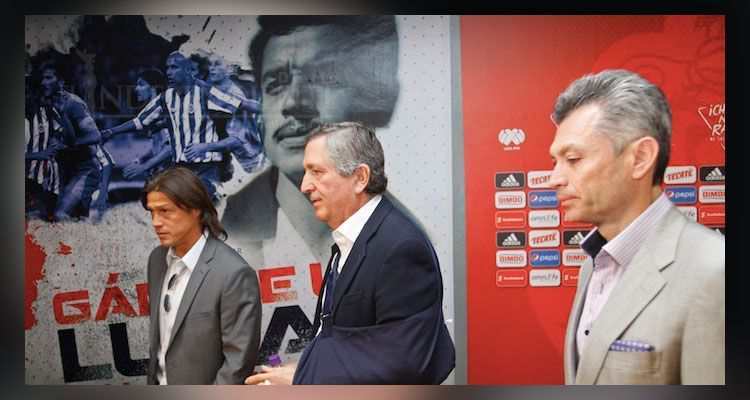 Con problemas presentan ChivasTV