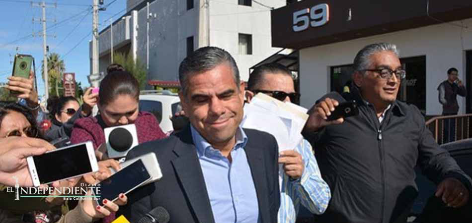 Extesorero de Guillermo Padrés libra arresto con amparo