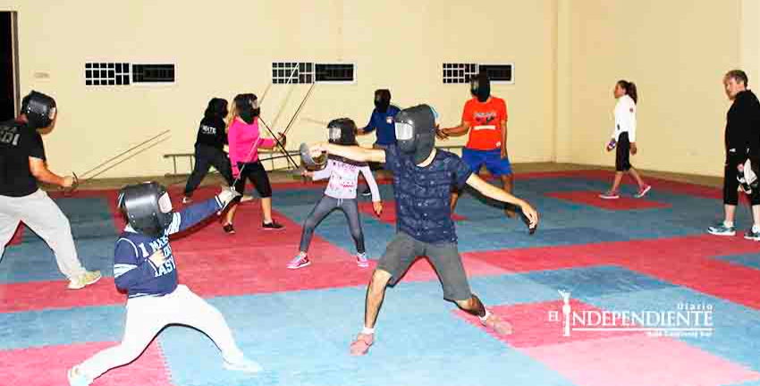 Certificaran a entrenadores de esgrima
