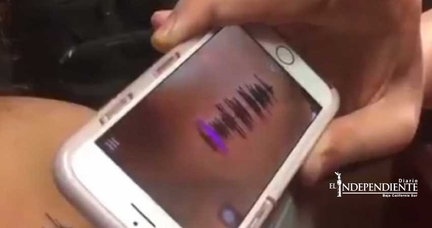 Esta mujer se tatuó ‘la voz’ de su abuela