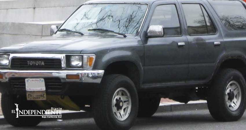 Localizan dos vehículos con reporte de robo en La Paz