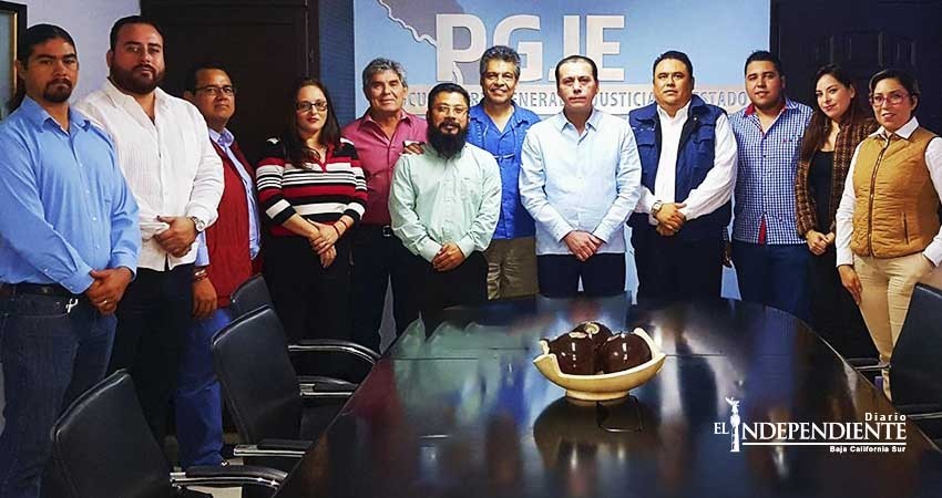 Garantiza procurador de justicia fortalecer comunicación con el gremio litigante