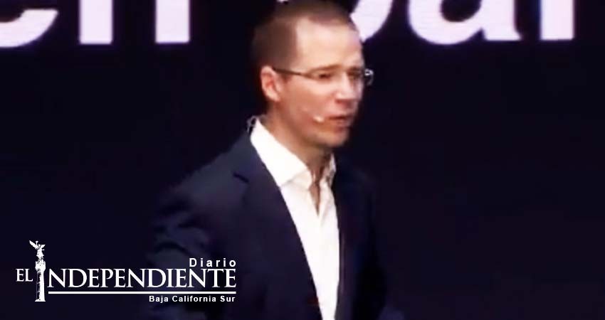 'Me complace' que Anaya 'use mi discurso', escribió Tony Seba