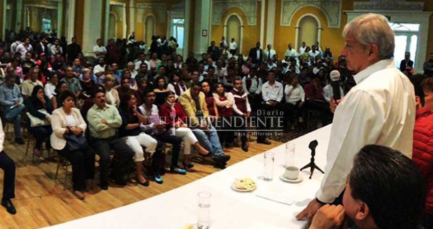 Disputa por sucesión presidencial es en México, no en el extranjero: AMLO