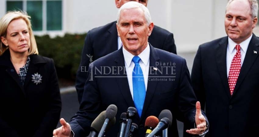 Vicepresidente de EU insiste en construir el muro fronterizo