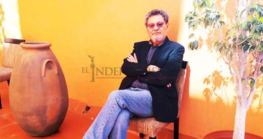 El escritor Élmer Mendoza reinventa a la 'Bella Durmiente'