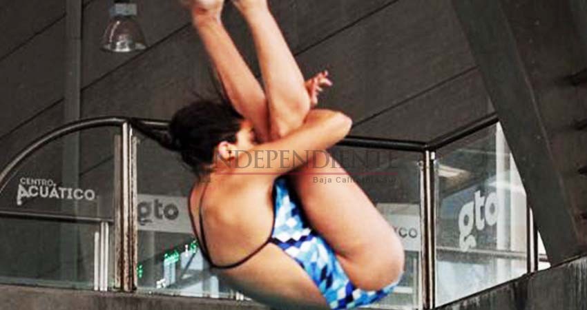 Logra Aranza Vázquez tercer lugar en trampolín