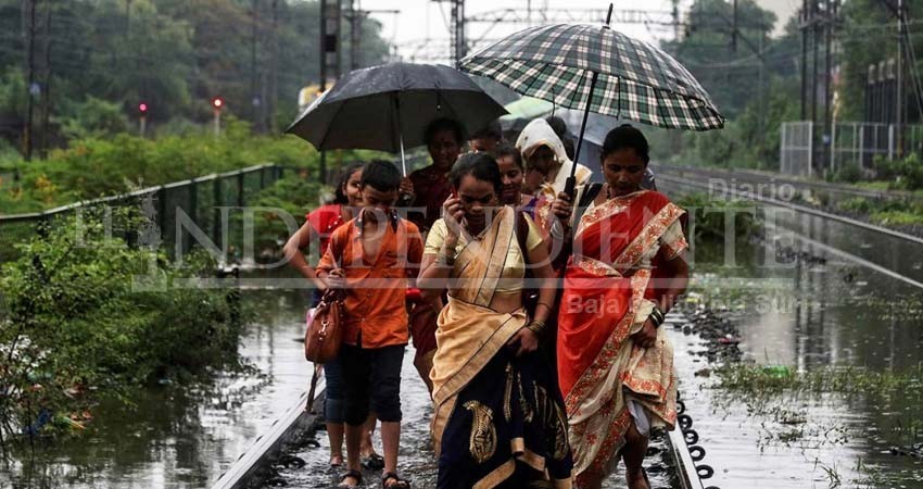 Rayos matan a 32 personas en India