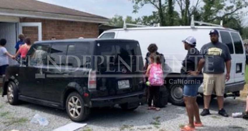 Vecinos frustran arresto de padre e hijo migrantes en EU