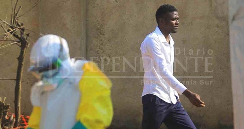 Pese a tener ébola, joven presenta examen para universidad