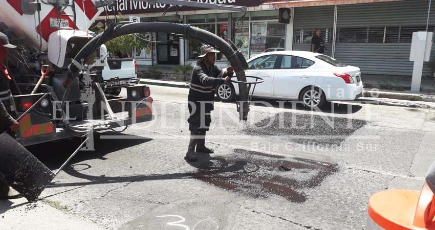 Avanza programa de bacheo en bulevares y vialidades de La Paz