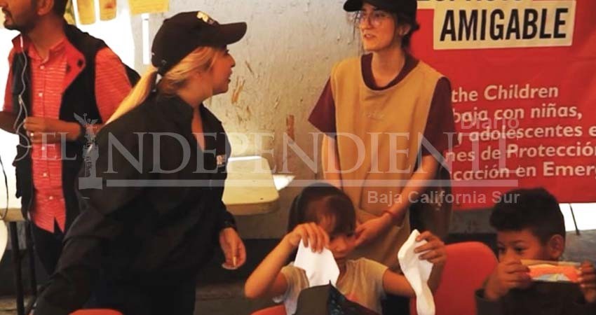 'Camioncito' escuela brinda amor y educación a niños migrantes