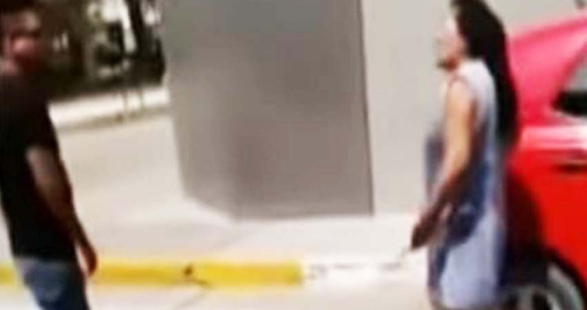 Mamá cacha a su hijo engañando a su esposa y así lo castigó