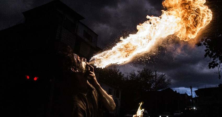 Cornejo y Clouser entretejen retratos y canciones en ‘La Caja de Espejos’