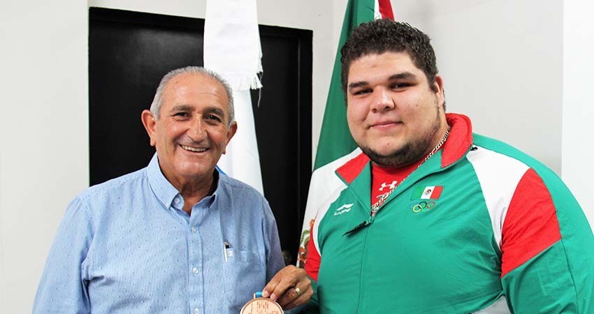 Conquista Raúl Manríquez 3 bronces en China