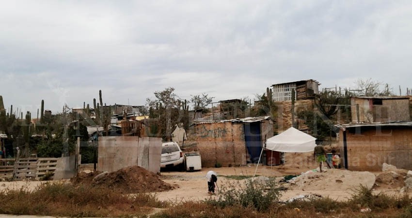 Sin red de agua potable ni drenaje trece colonias de Cabo San Lucas