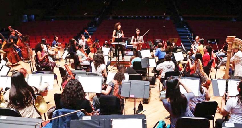 Orquesta sinfónica Sororidad aviva el sonido de la ausencia