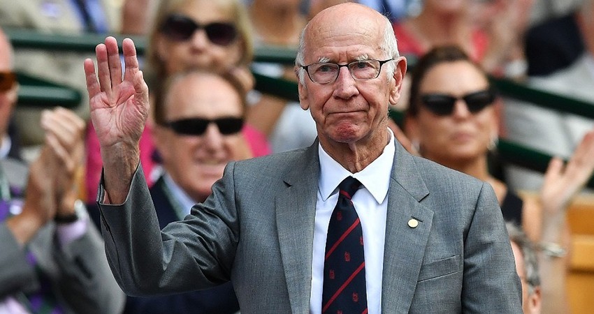 Bobby Charlton, ícono del Manchester United, sufre demencia