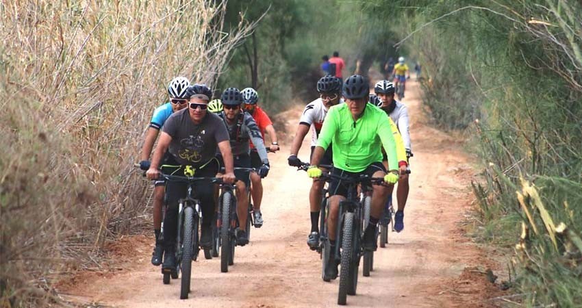 Acompañados por Raúl Alcalá, autoridades realizan la primera rodada en el Eco Parque de la Juventud