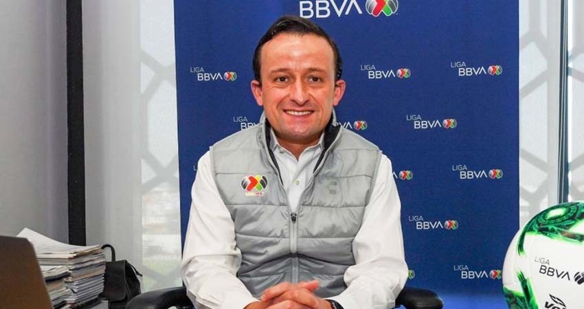 Ante crisis, Arriola no descarta ajustes en contratos de futbolistas