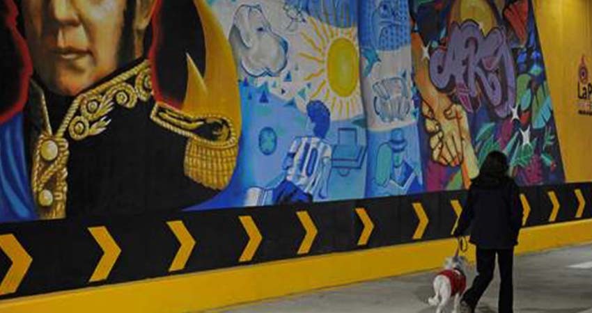 Maradona, recordado en calles, murales, estadios y billetes