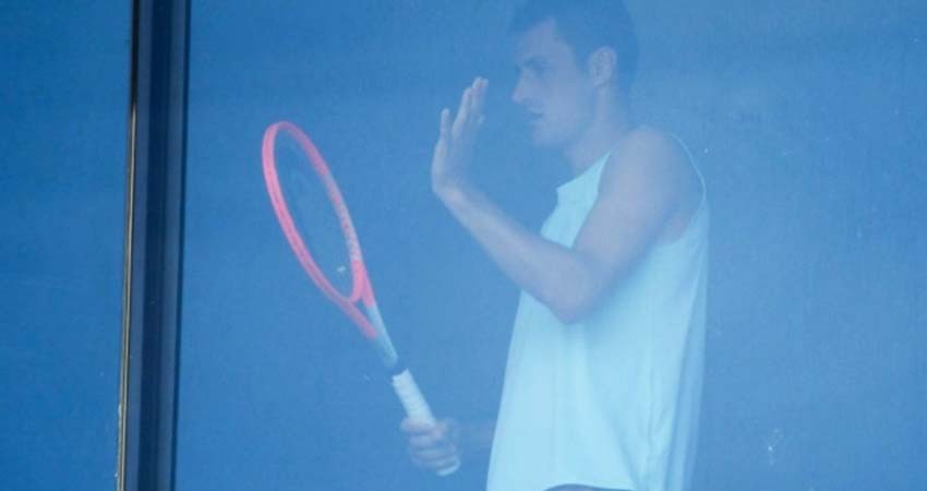 Otros 25 tenistas son puestos en cuarentena antes del Abierto de Australia