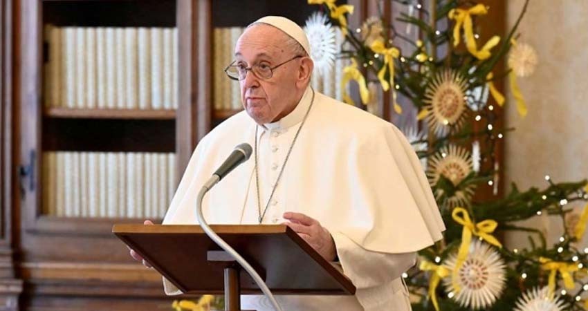 El papa Francisco recibe segunda dosis de vacuna covid