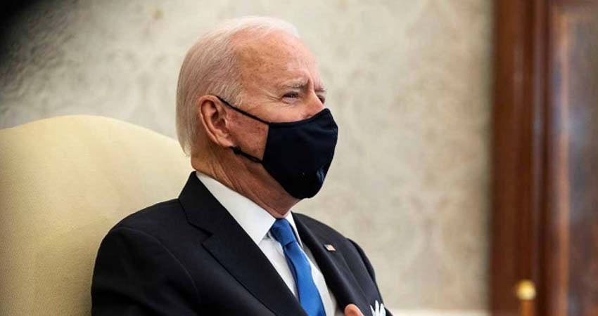 Biden llama 'pensamiento neandertal' no usar cubrebocas
