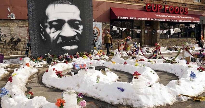 Aplazan en EU juicio a policía por muerte de George Floyd