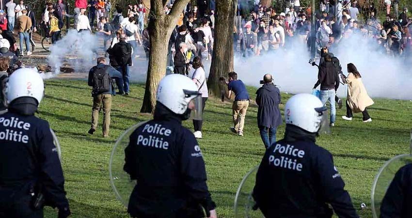 Chocan policía y multitud de 'fiesta covid' en Bélgica; hay 22 detenidos