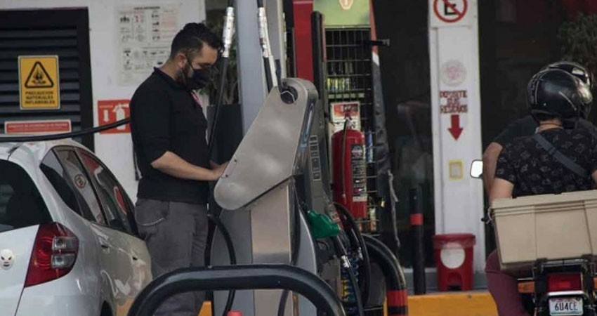 ¡Adiós autos! Gasolina Premium alcanza los $25.50 por litro