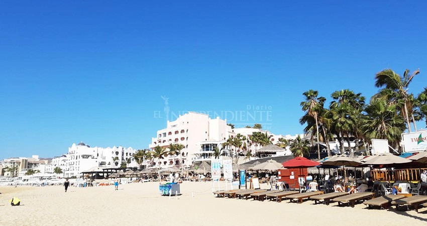 Sólo un salvavidas para actividades acuáticas de El Médano