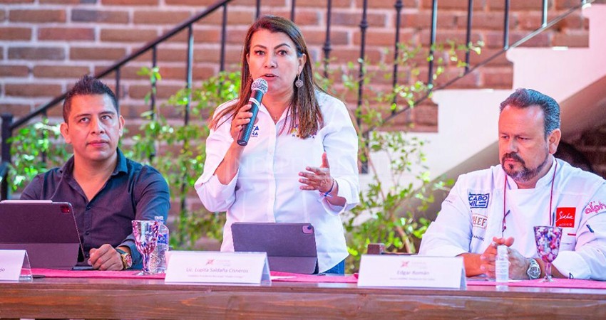 Lupita Saldaña apoyará la reactivación económica de Los Cabos