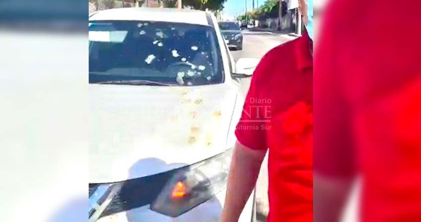 Candidata denuncia baldazo de excremento en su contra durante la campaña