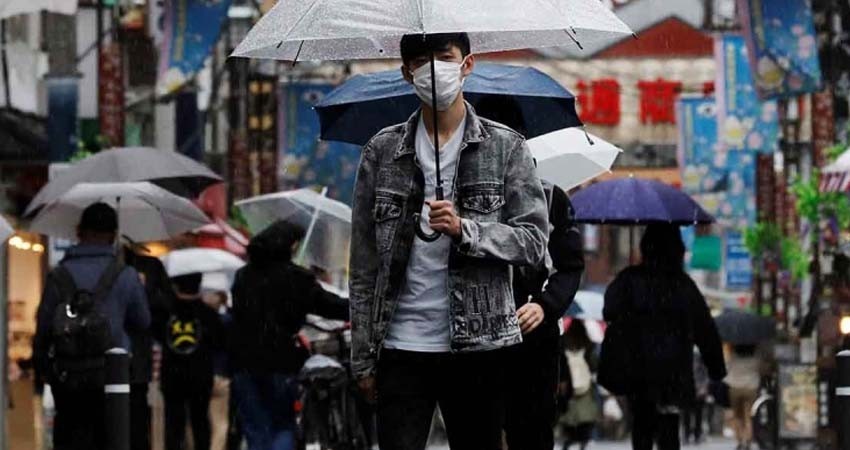 Japón prolonga estado de emergencia por covid; en India no da tregua