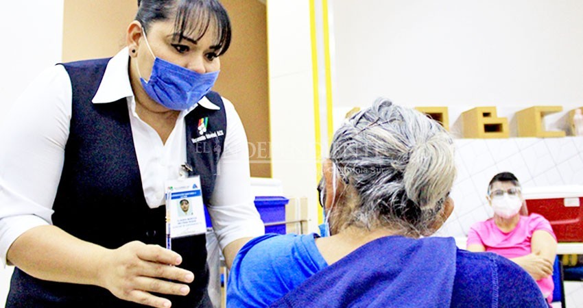 Debe población mantener medidas sanitarias aún con vacunas