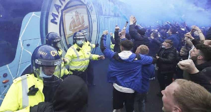 Pelea entre fans del Manchester City y Chelsea deja un herido en Porto