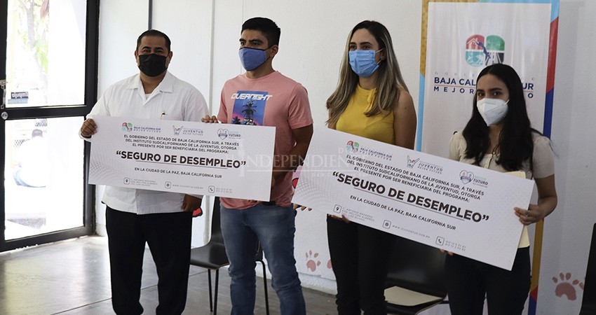 Reciben jóvenes paceños seguro de desempleo por pandemia