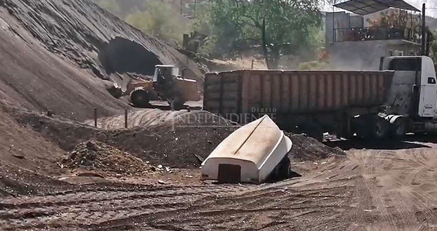 Se llevan cerros de escoria de Santa Rosalía; Felipe Prado aprobó venderlos